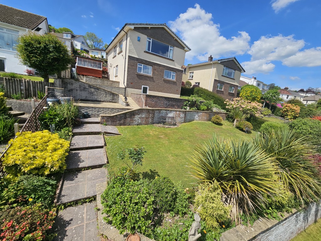 Lot: 46 - LINK-DETACHED HOUSE WITH VIEWS IN A POPULAR LOCATION - Rear view of the property